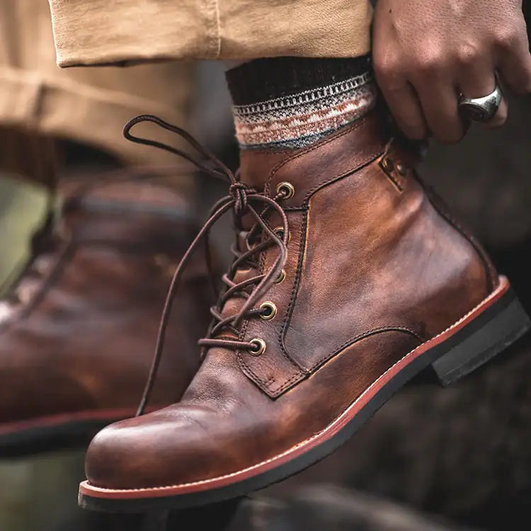 🥾 Men’s Retro Leather Motorcycle Boots – Durable Lace-Up Combat Style