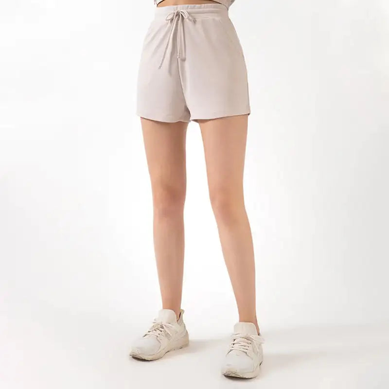 High-Waisted Sport Shorts for Women – Elastic, Quick-Dry & Stylish Look