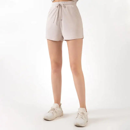 High-Waisted Sport Shorts for Women – Elastic, Quick-Dry & Stylish Look